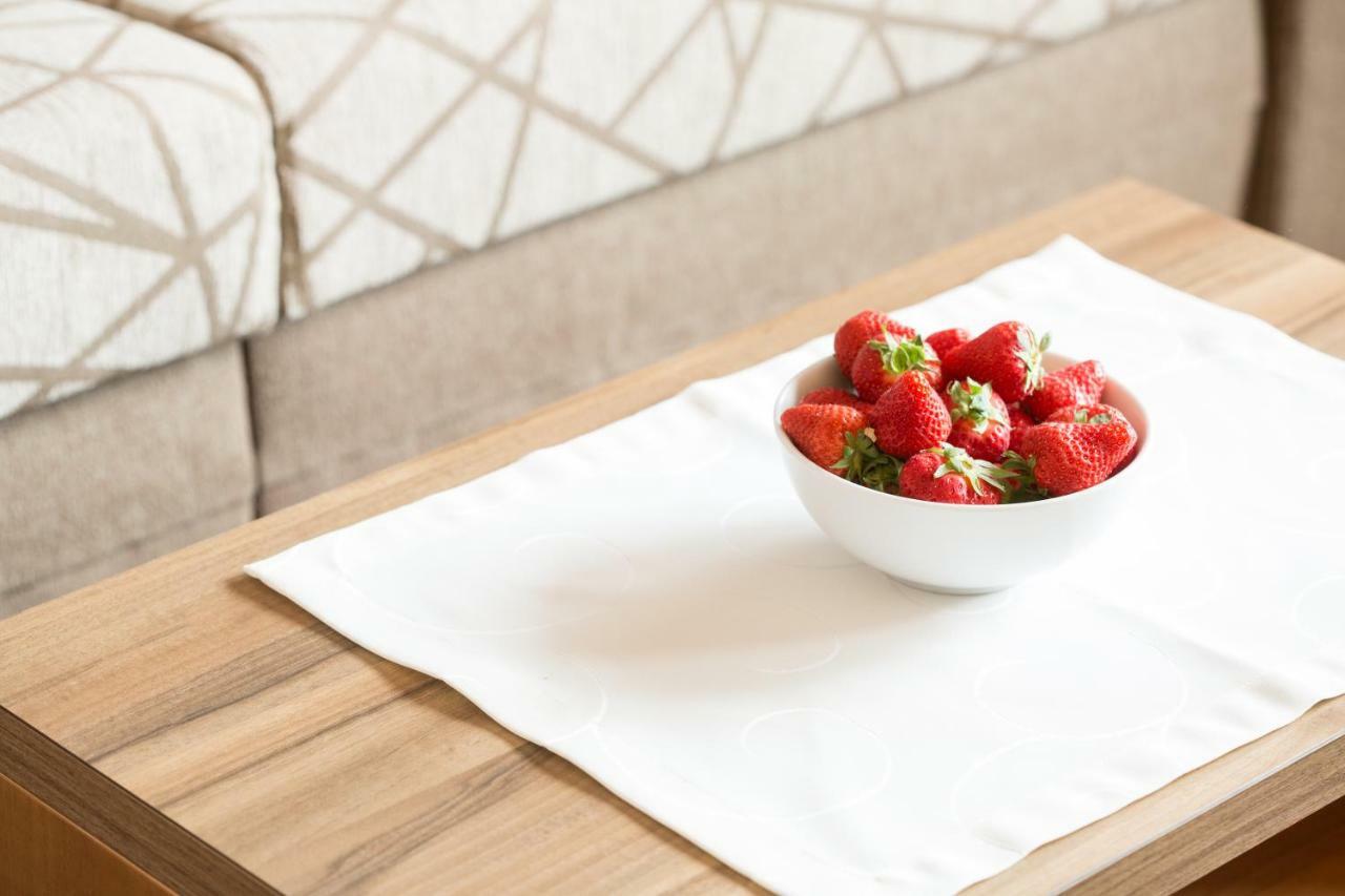 Hotel Appartement Inge Tirolo Ngoại thất bức ảnh