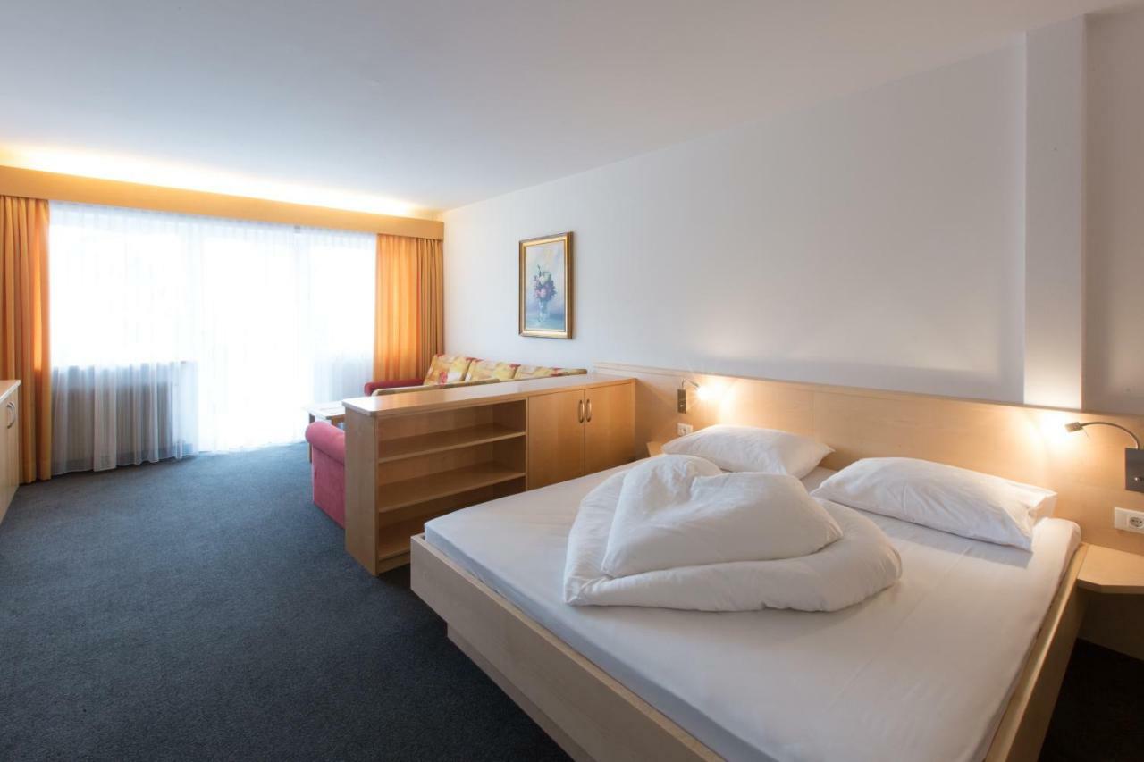 Hotel Appartement Inge Tirolo Ngoại thất bức ảnh