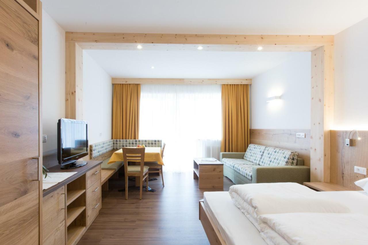 Hotel Appartement Inge Tirolo Ngoại thất bức ảnh