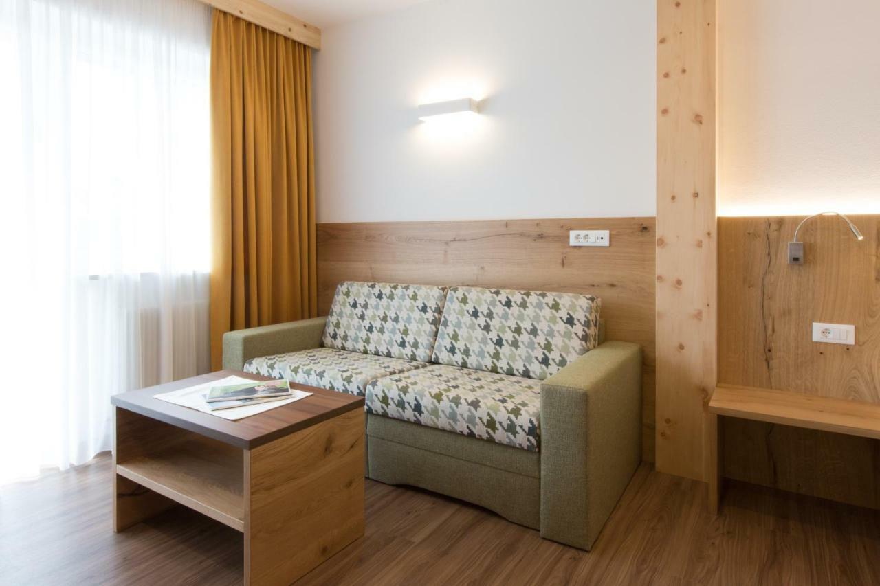 Hotel Appartement Inge Tirolo Ngoại thất bức ảnh